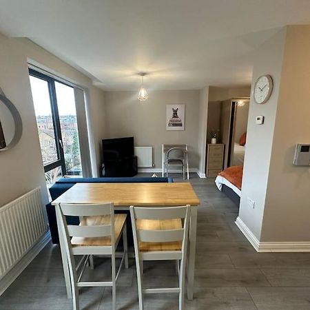 Cute Apartment Next To Colindale Station Edgware Eksteriør billede