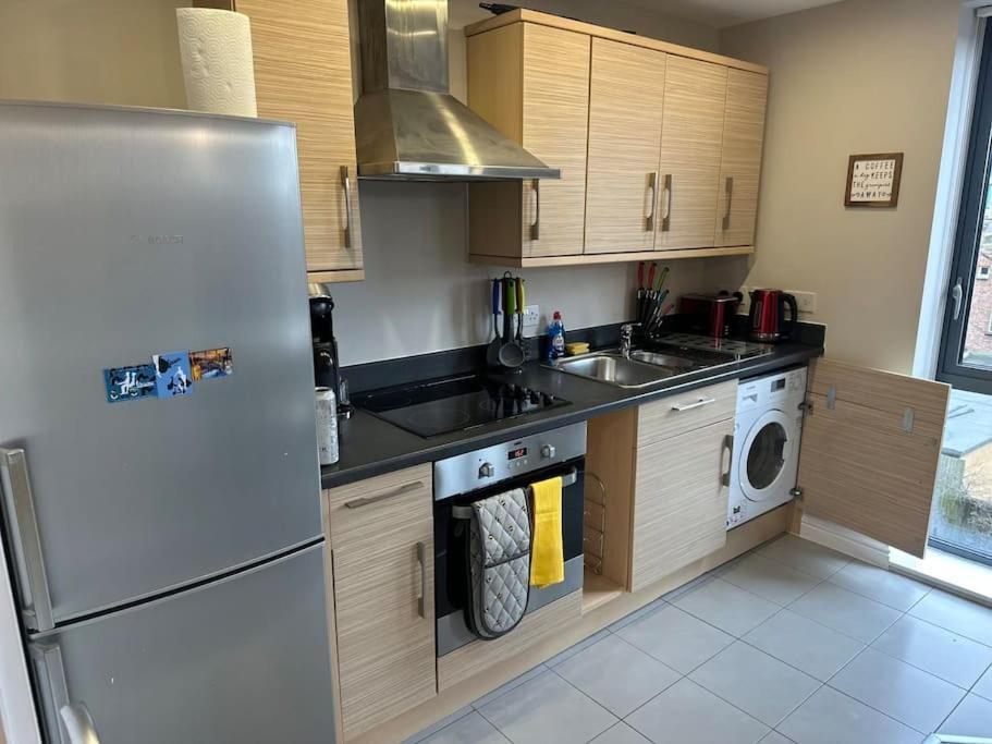 Cute Apartment Next To Colindale Station Edgware Eksteriør billede