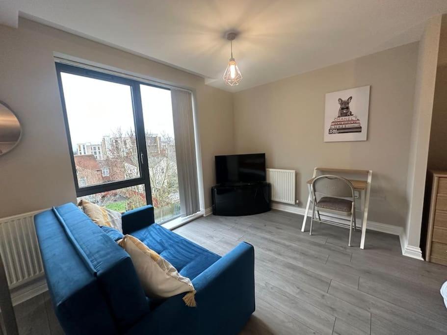 Cute Apartment Next To Colindale Station Edgware Eksteriør billede